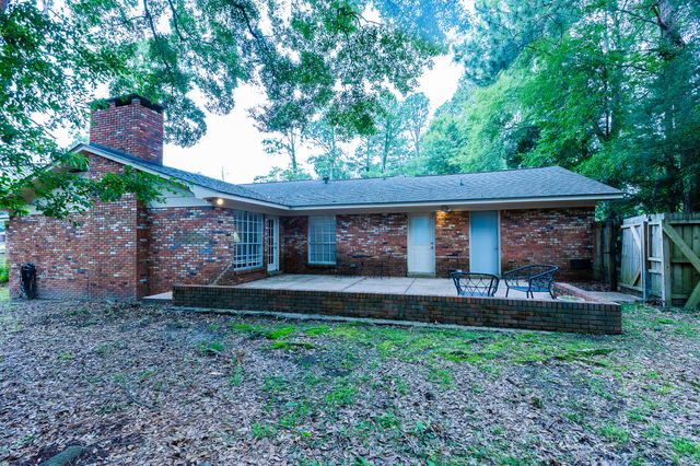 812 Velma St., Hattiesburg, MS 39402