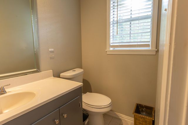 812 Velma St., Hattiesburg, MS 39402