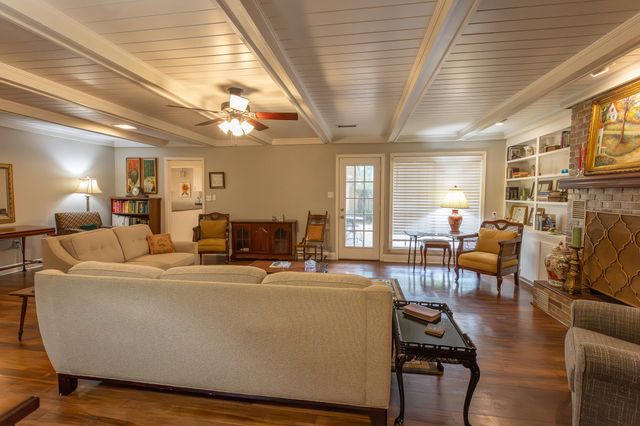 812 Velma St., Hattiesburg, MS 39402
