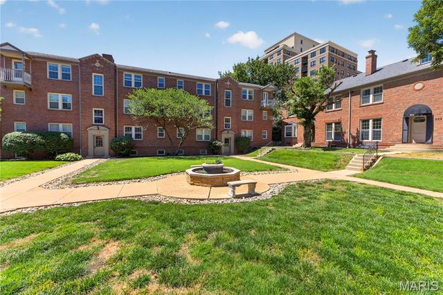 827 Westwood Drive 2E, Clayton, MO 63105