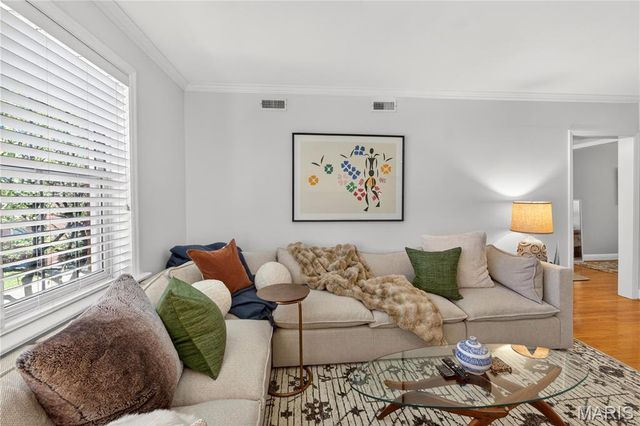 827 Westwood Drive 2E, Clayton, MO 63105