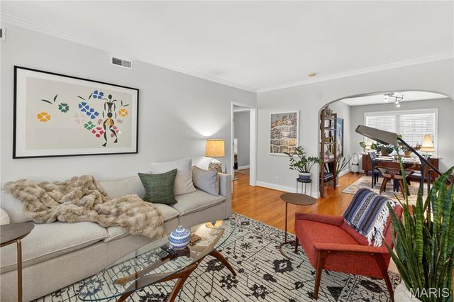 827 Westwood Drive 2E, Clayton, MO 63105