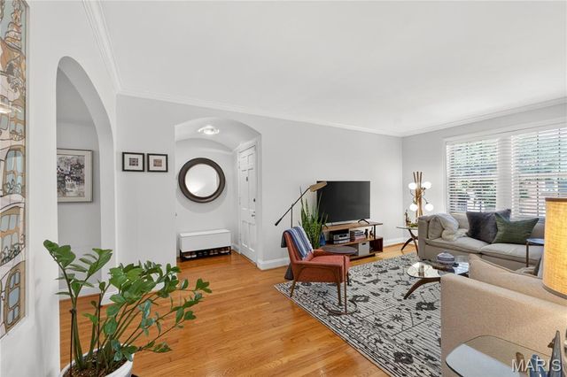 827 Westwood Drive 2E, Clayton, MO 63105