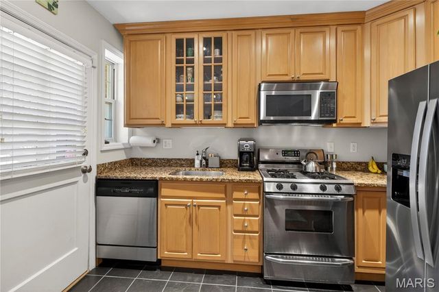 827 Westwood Drive 2E, Clayton, MO 63105