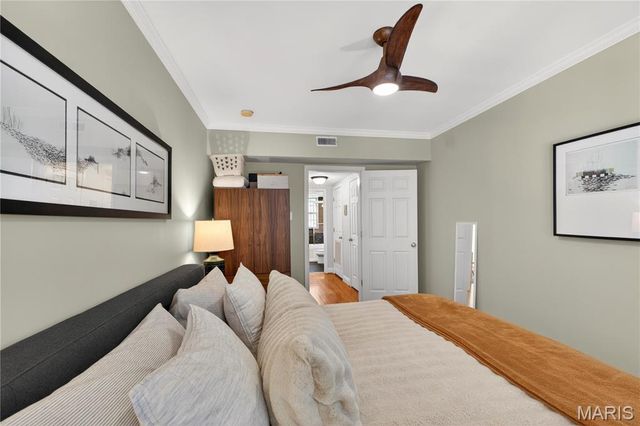 827 Westwood Drive 2E, Clayton, MO 63105