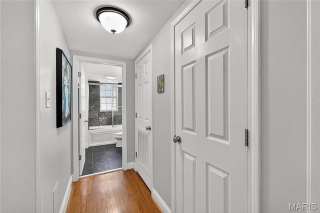 827 Westwood Drive 2E, Clayton, MO 63105
