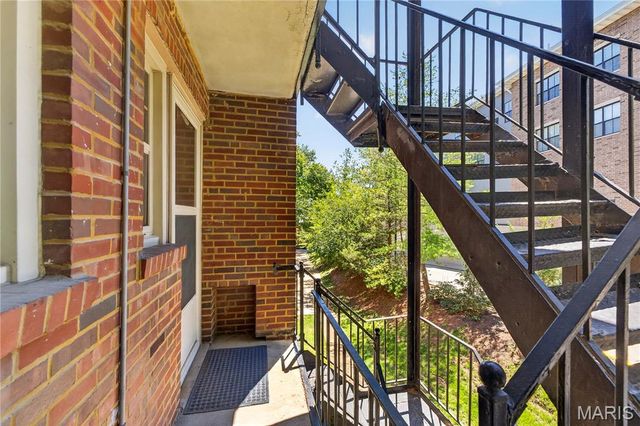 827 Westwood Drive 2E, Clayton, MO 63105
