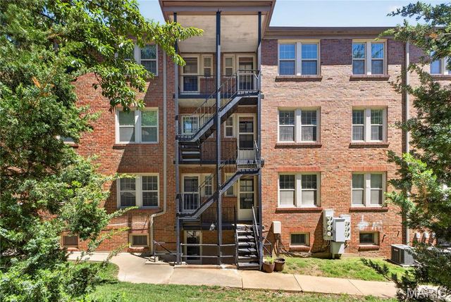 827 Westwood Drive 2E, Clayton, MO 63105