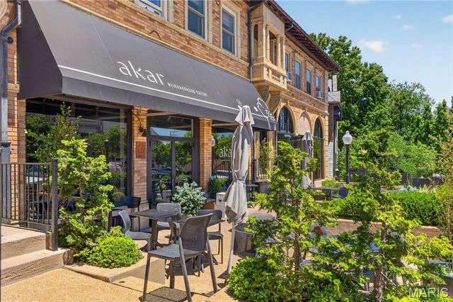827 Westwood Drive 2E, Clayton, MO 63105