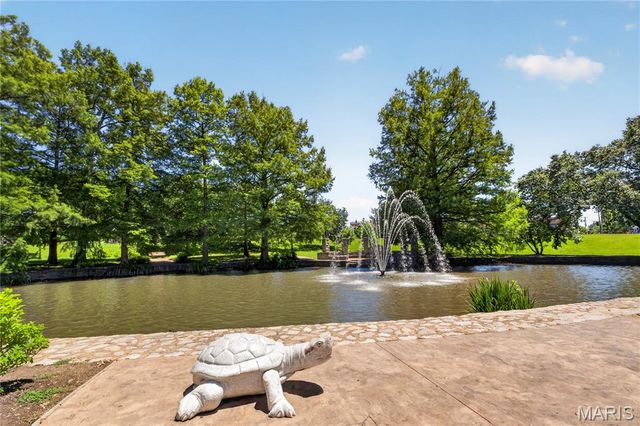 827 Westwood Drive 2E, Clayton, MO 63105