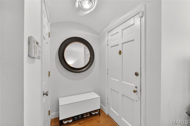 827 Westwood Drive 2E, Clayton, MO 63105