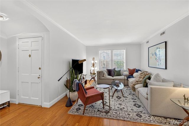 827 Westwood Drive 2E, Clayton, MO 63105
