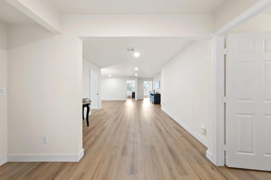 586 Palmwood Drive SMART Real Estate