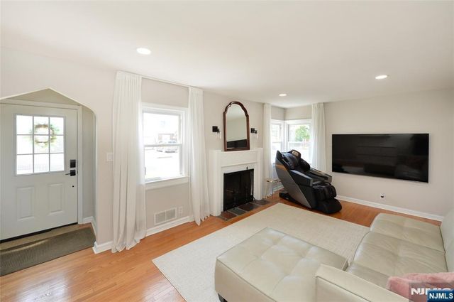 612 Beech Avenue, Saddle Brook, NJ 07663