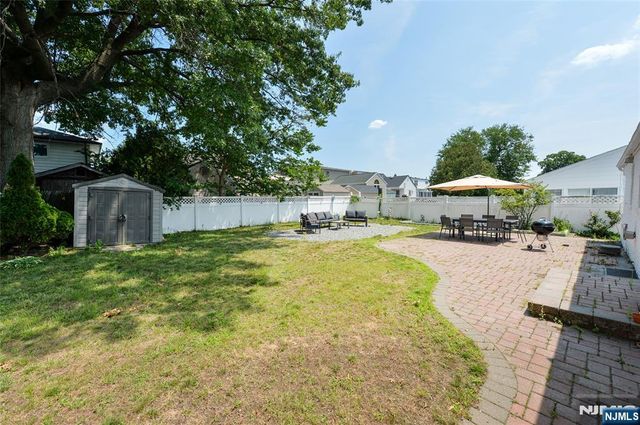 612 Beech Avenue, Saddle Brook, NJ 07663