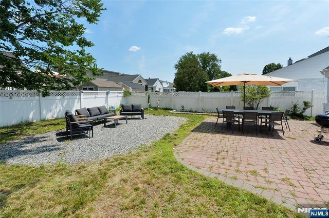 612 Beech Avenue, Saddle Brook, NJ 07663