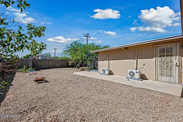 8050 N 11TH Place, Phoenix, AZ 85020