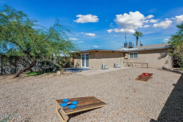 8050 N 11TH Place, Phoenix, AZ 85020