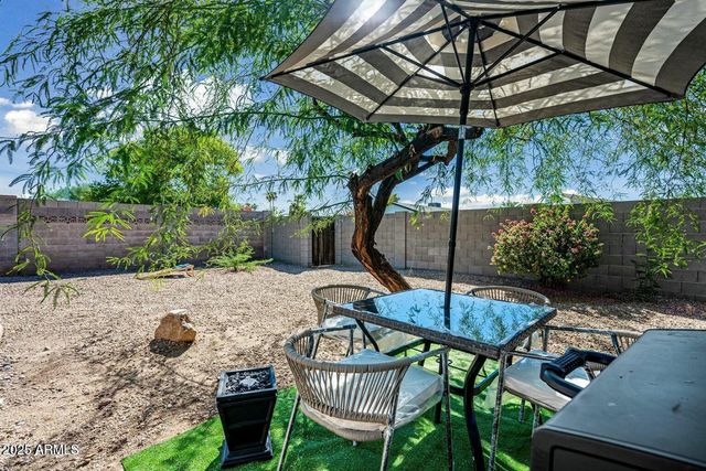 8050 N 11TH Place, Phoenix, AZ 85020