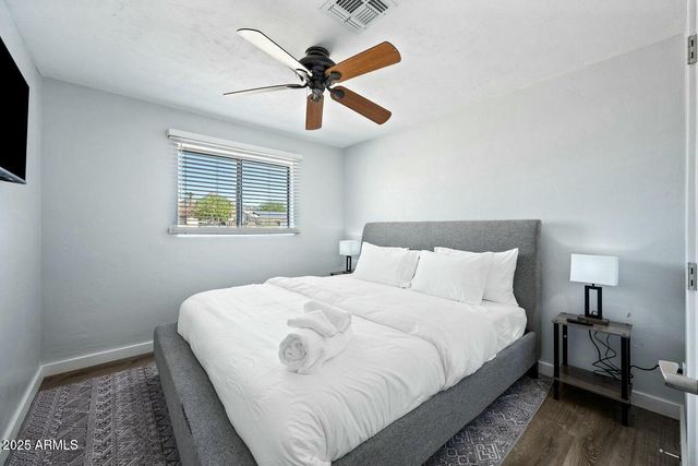 8050 N 11TH Place, Phoenix, AZ 85020