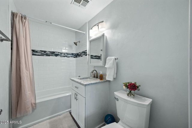 8050 N 11TH Place, Phoenix, AZ 85020