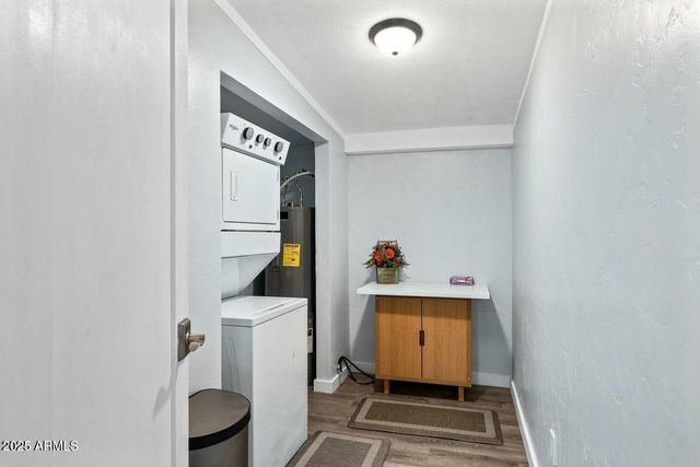 8050 N 11TH Place, Phoenix, AZ 85020