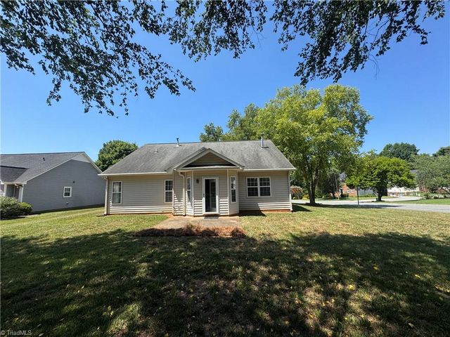 1801 Harper Spring Drive, Clemmons, NC 27012