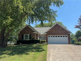 1801 Harper Spring Drive, Clemmons, NC 27012