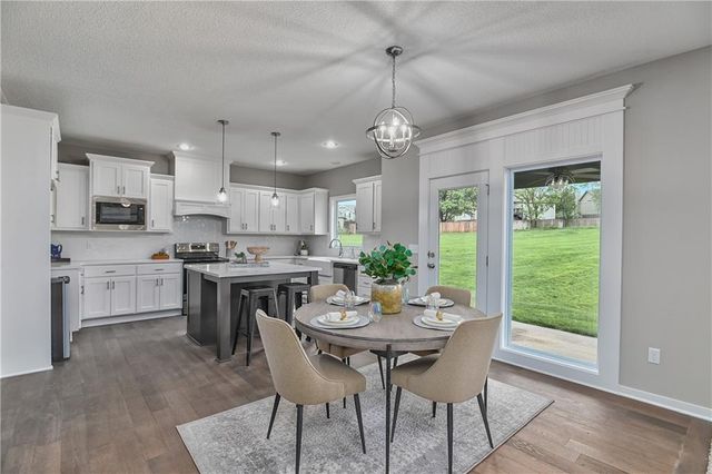 6100 Barth Road, Shawnee, KS 66226