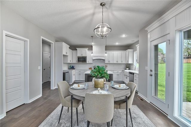 6100 Barth Road, Shawnee, KS 66226