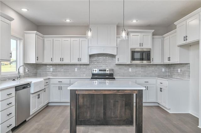 6100 Barth Road, Shawnee, KS 66226