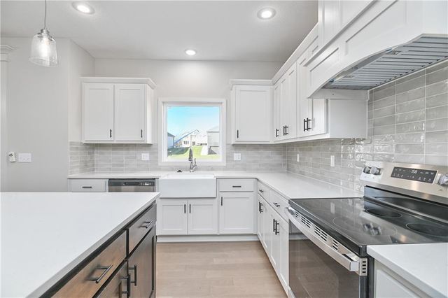 6100 Barth Road, Shawnee, KS 66226