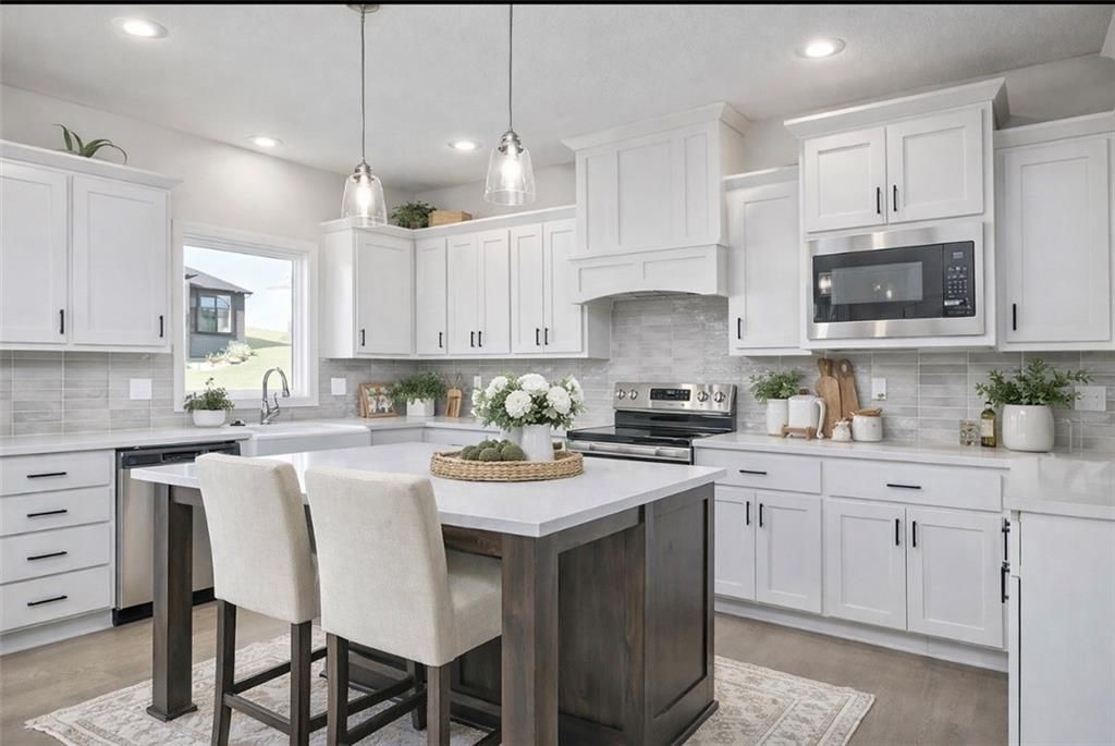 6100 Barth Road, Shawnee, KS 66226