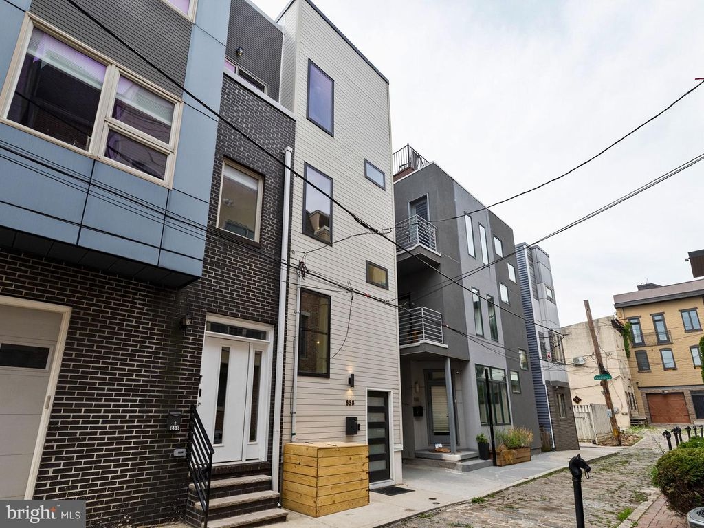 858 N LEITHGOW ST, Philadelphia, PA 19123