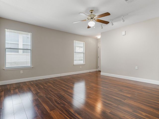 5220 Hutchinson DR, Austin, TX 78723