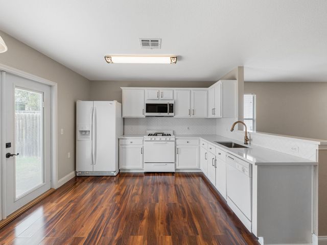 5220 Hutchinson DR, Austin, TX 78723