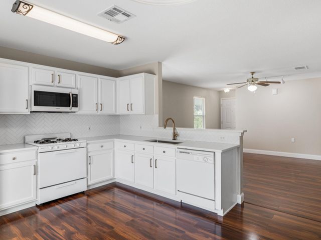 5220 Hutchinson DR, Austin, TX 78723