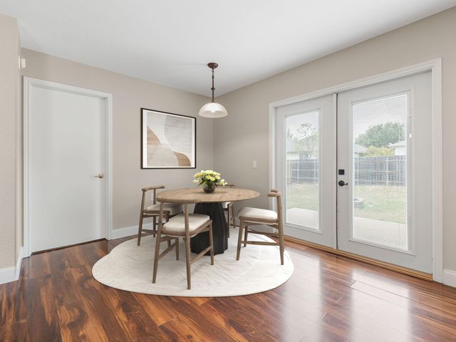 5220 Hutchinson DR, Austin, TX 78723