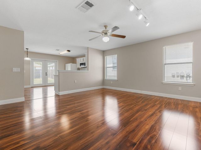 5220 Hutchinson DR, Austin, TX 78723