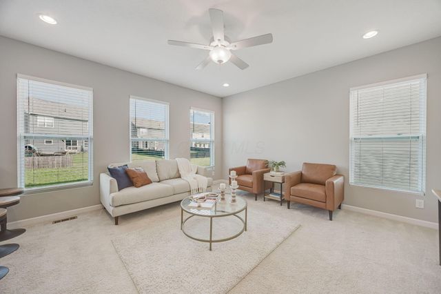 426 Oakland Hills Loop, Commercial Point, OH 43116
