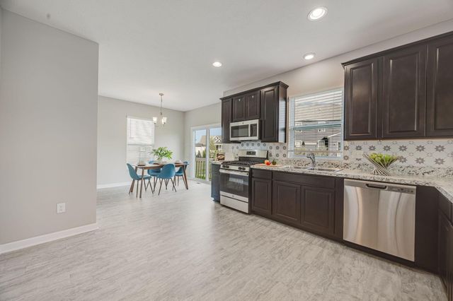 426 Oakland Hills Loop, Commercial Point, OH 43116