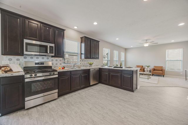 426 Oakland Hills Loop, Commercial Point, OH 43116