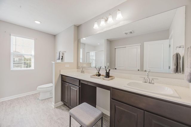 426 Oakland Hills Loop, Commercial Point, OH 43116