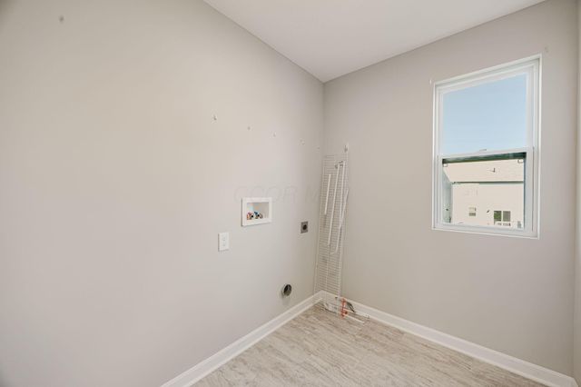 426 Oakland Hills Loop, Commercial Point, OH 43116