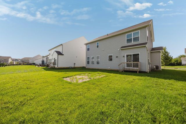 426 Oakland Hills Loop, Commercial Point, OH 43116