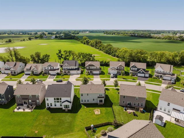 426 Oakland Hills Loop, Commercial Point, OH 43116