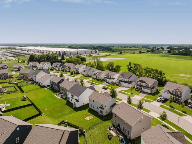 426 Oakland Hills Loop, Commercial Point, OH 43116