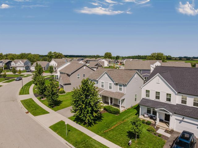 426 Oakland Hills Loop, Commercial Point, OH 43116