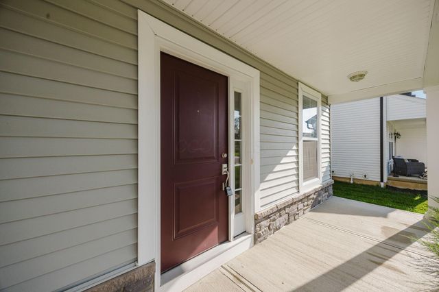 426 Oakland Hills Loop, Commercial Point, OH 43116