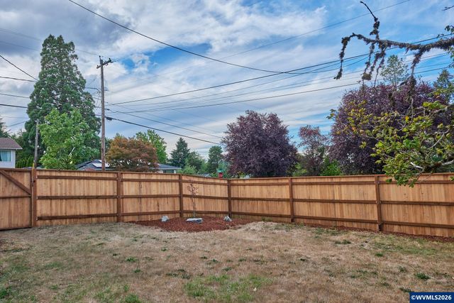 2640 High St SE, Salem, OR 97302